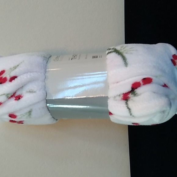 B- BUY NOW-NWT Soft Throw - Picture 3 of 7